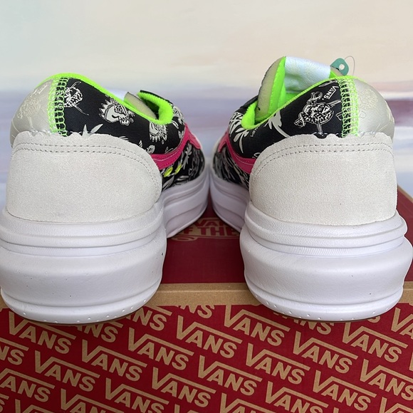 Vans Men’s Old Skool Over
Singles Day Multi/True Wh
VN0A7Q5E6GL
Sneaker Platform - Picture 14 of 16